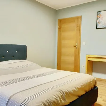 Apartament Modern 3 Bedroom Near Castle Useldange
