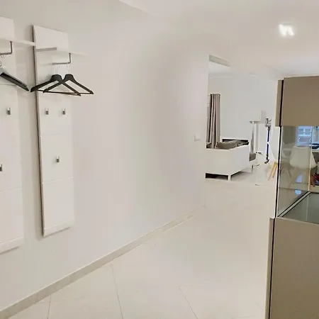 Modern 3 Bedroom Near Castle Useldange