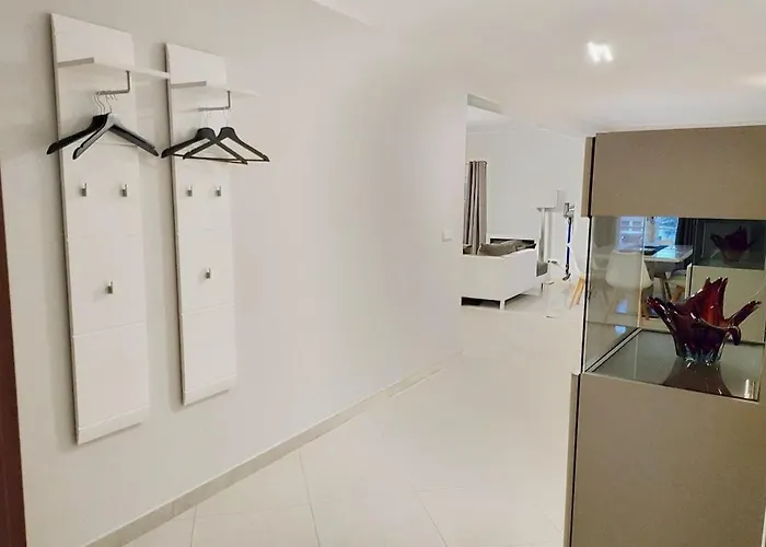 Modern 3 Bedroom Near Castle Useldange