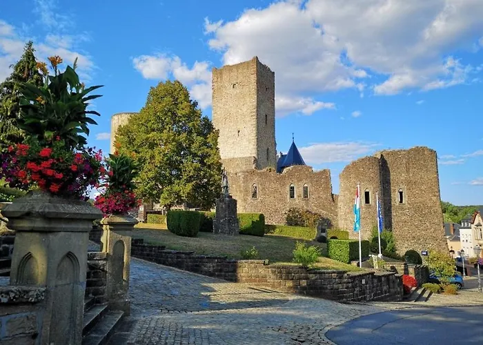 Modern 3 Bedroom Near Castle Useldange